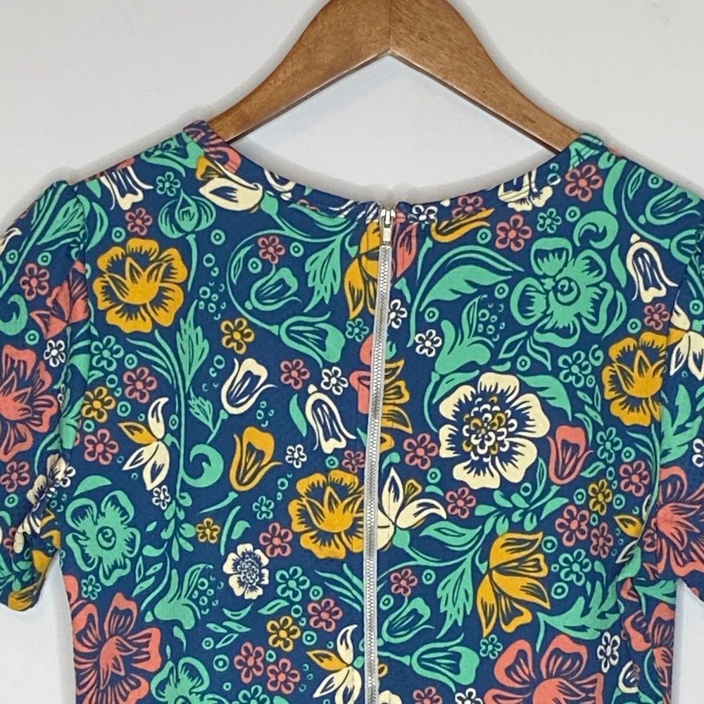 LuLaRoe Amelia Dress Womens Size M Retro Floral Garden Pleated Stretch Pockets